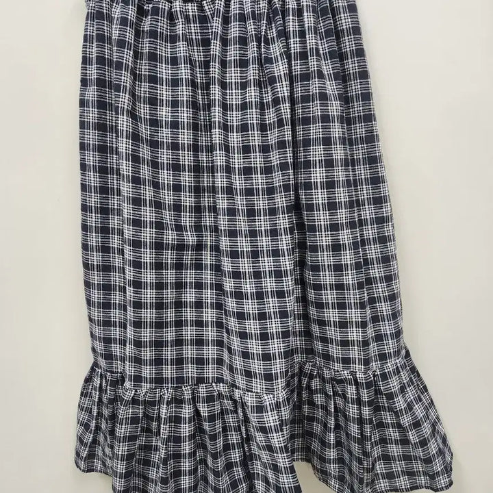 [BUNJANG] Checkered Pattern Navy Frill Asymmetrical Back-Banded Cotton Skirt / 가격내림)체크패턴 네이비 프릴 언발 뒷밴딩 면스커트free