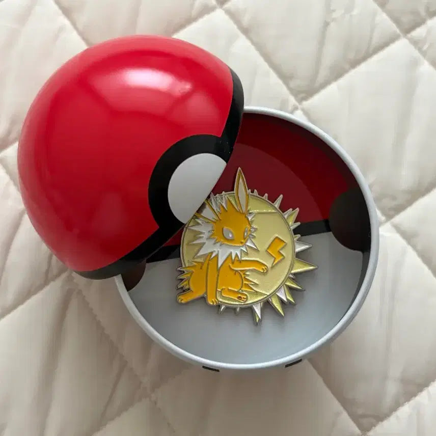 [BUNJANG] Pokemon Thunderbolt Badge / 포켓몬스터 쥬피썬더 뱃지