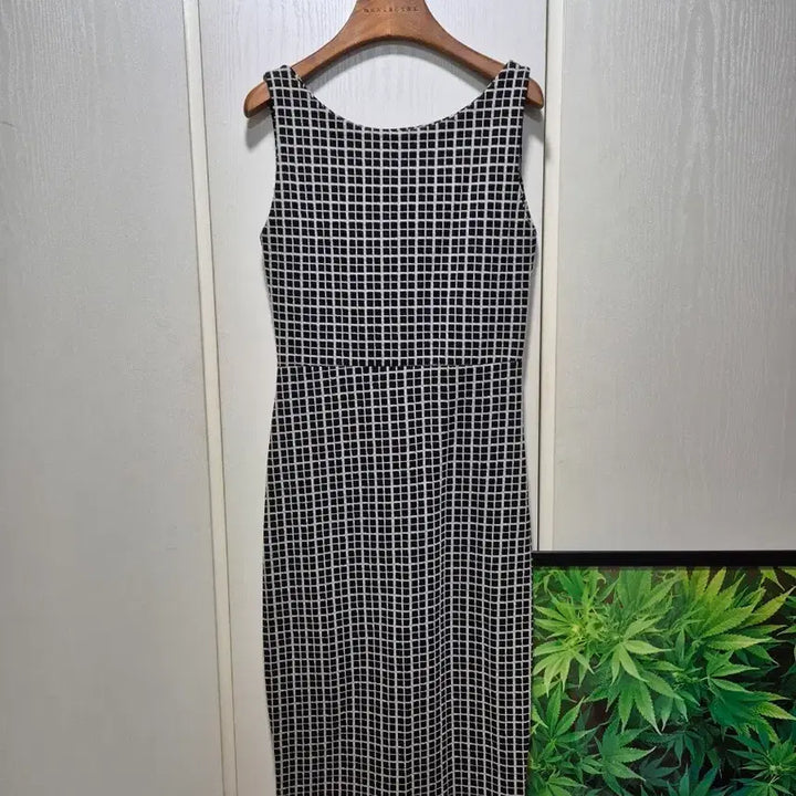 [BUNJANG] Black White Check Pattern Midi Dress / (세일)(새상품)블랙 화이트 체크 패턴 원피스