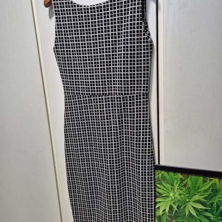 [BUNJANG] Black White Check Pattern Midi Dress / (세일)(새상품)블랙 화이트 체크 패턴 원피스