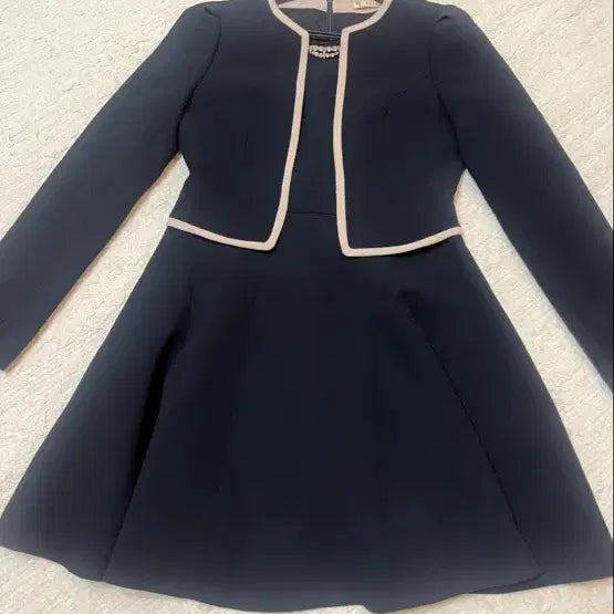 [BUNJANG] SATIN Tailored Dress / 샤틴(SATIN) 단정한 정장 원피스 :)