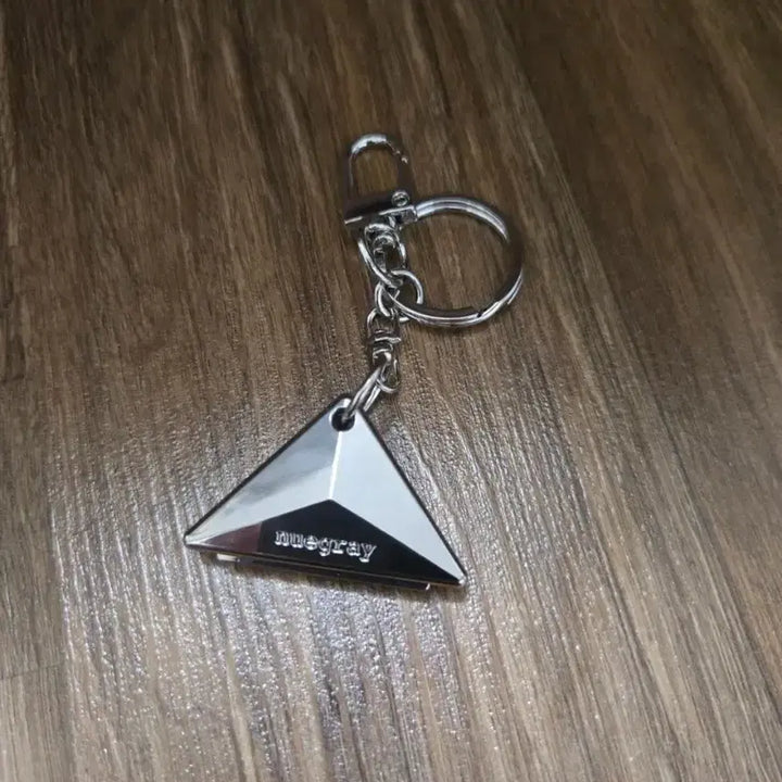 [BUNJANG] Nuegray Triangle Keychain Silver / 누그레이 - 삼각형 키링 [미사용 새상품]