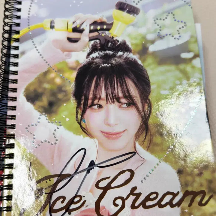 [BUNJANG] ITZY Yuna Autographed CD (Non-Sale Edition) / 있지 유나 친필 싸인 씨디