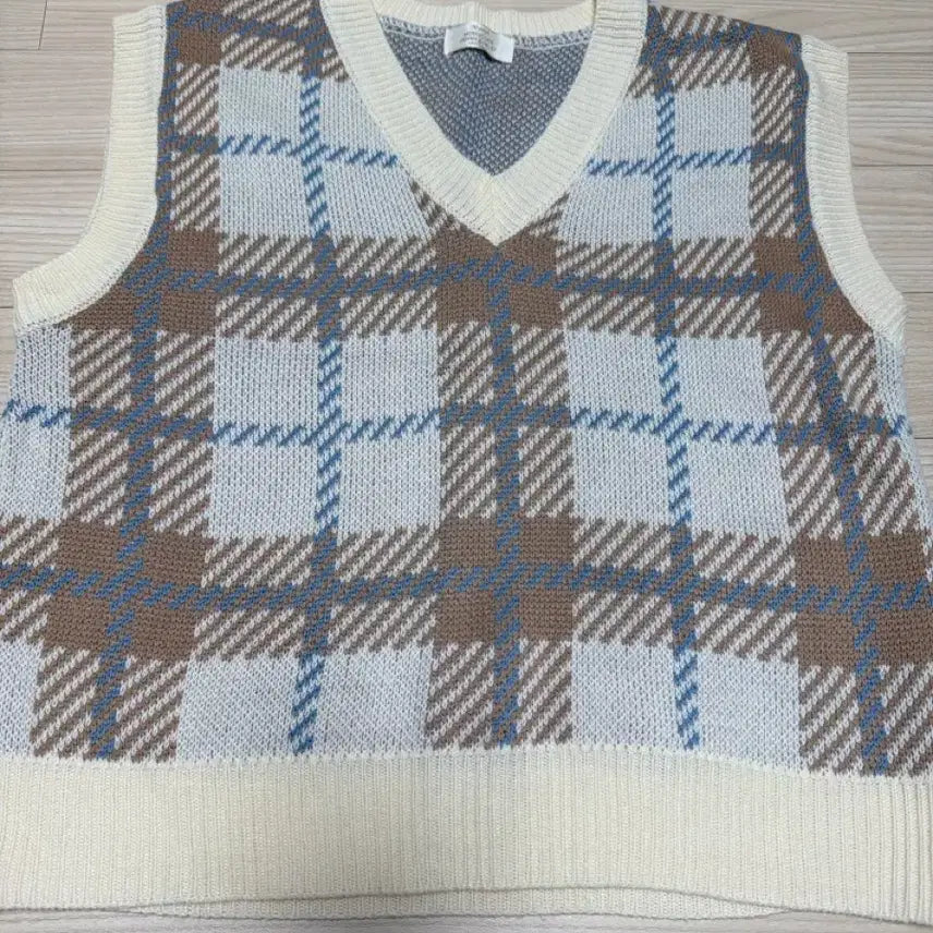 [SOLD OUT] 지하상가 체크니트조끼