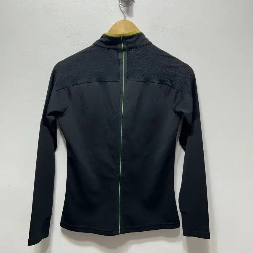 [BUNJANG] Descente Black/Fluorescent Zip-Up S / 데상트 블랙/형광 집업 S