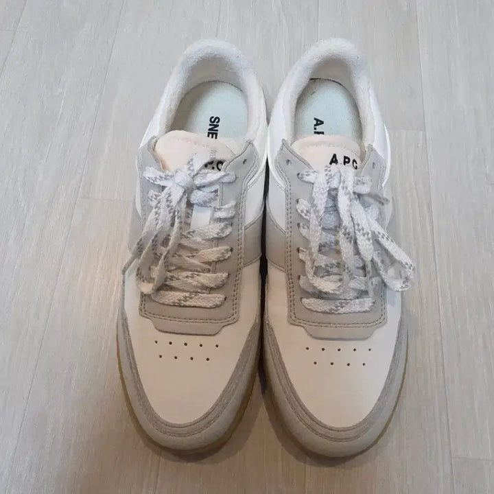 [BUNJANG] A.P.C. Plain Sneakers / 아페쎄(A.P.C.) 플레인 스니커즈 - 38 사이즈