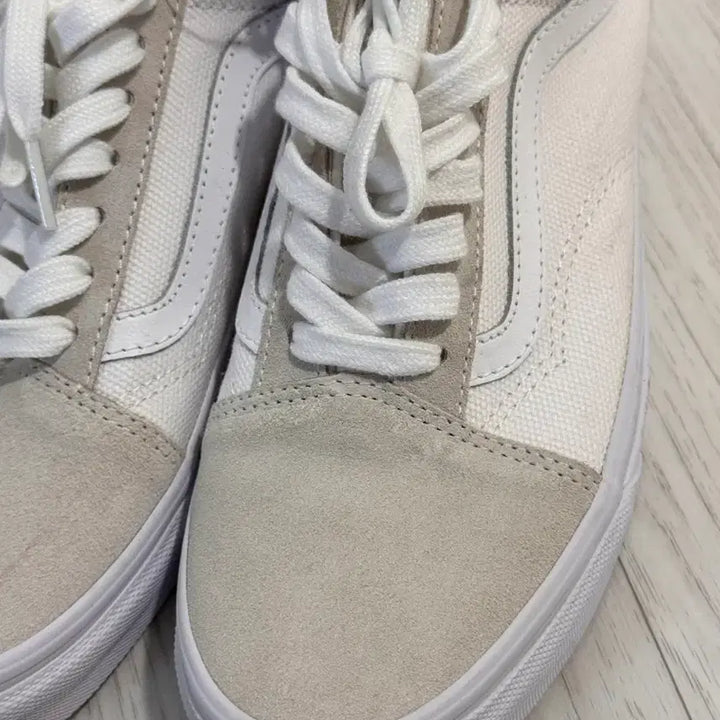 [BUNJANG] Vans Old Skool Suede Sneakers White/Beige / (새상품) 반스 올드스쿨 스웨이드 화이트/베이지 240