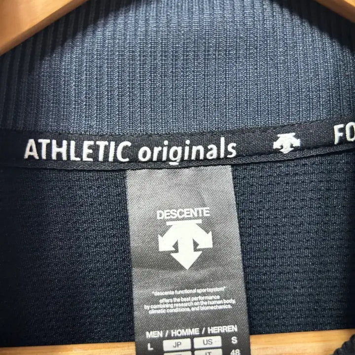 [BUNJANG] Descente Track Top Navy/White Zip-Up Size 100 / 데상트 트레이닝 상의 네이비/화이트 집업 100사이즈