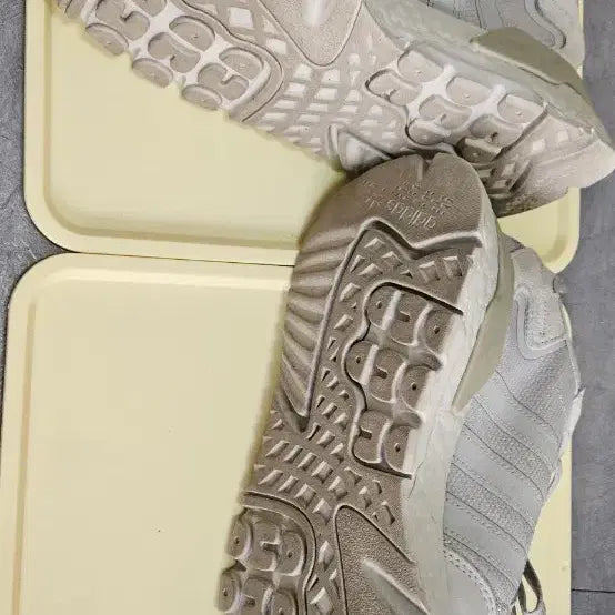 [BUNJANG] Adidas Nite Jogger White US 10 / 아디다스 Nite Jogger 나이트 조거 흰색 280