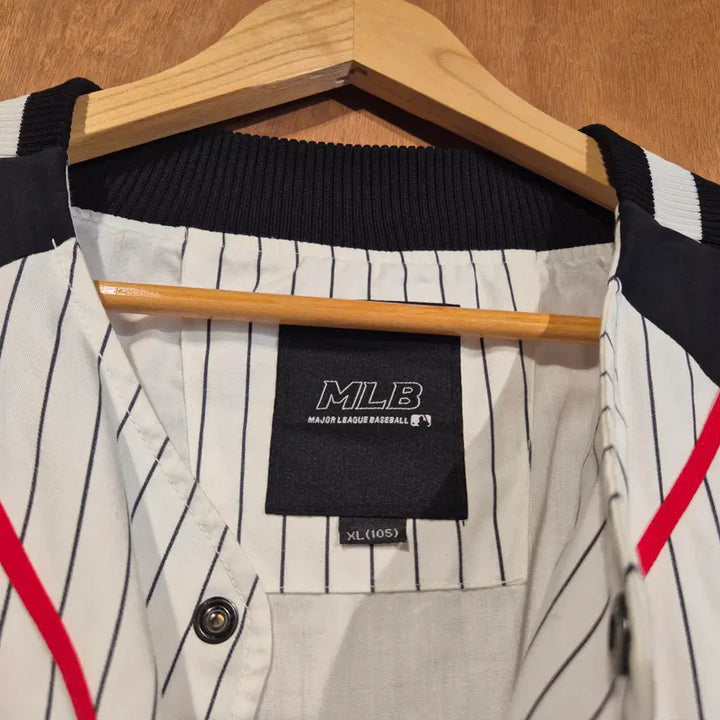 [BUNJANG] MLB New York Yankees Varsity Jacket / MLB 엠엘비 양키즈 바시티 자켓 105 (번690
