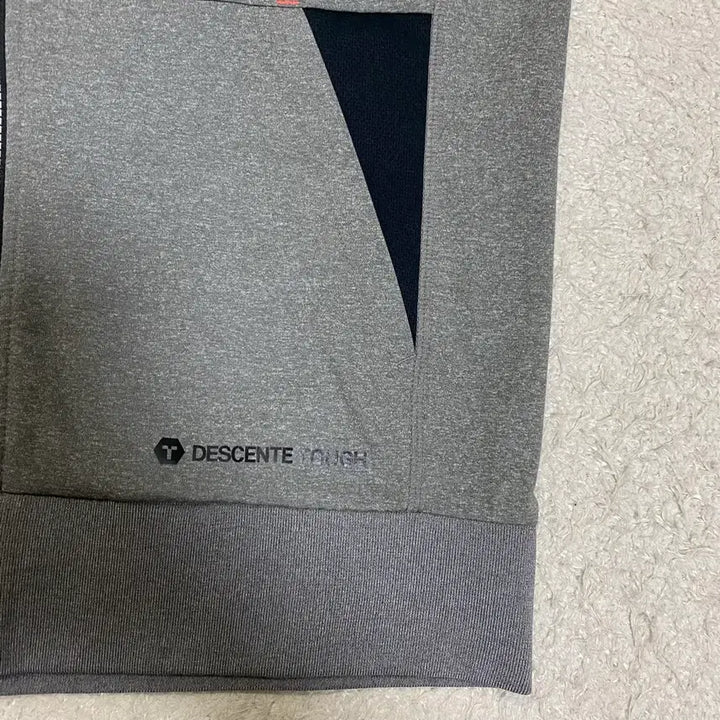 [BUNJANG] Descente Grey Hooded Vest 100 / 데상트 터프 회색 후드 조끼 100