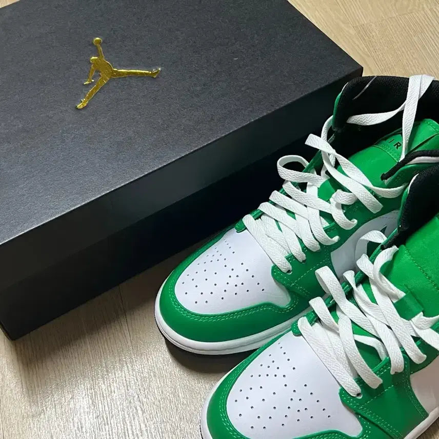 [BUNJANG] Nike Air Jordan Green Sneakers / 나이키 에어조던 초록색