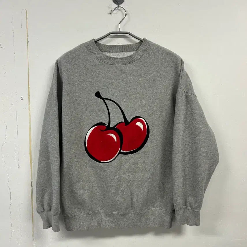 [BUNJANG] Kirsh Cherry Embroidery Sweatshirt Grey / M) 키르시 체리 자수 맨투맨 그레이