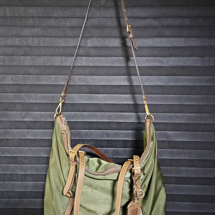 [BUNJANG] Prada Pocono Nylon Two-Way Bag Olive / 프라다 포코노 나일론 투웨이백 토트백 숄더백 올리브 정품