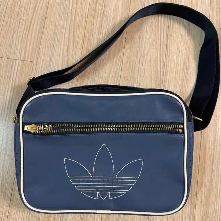 [BUNJANG] Adidas Airliner Bag Navy / 아디다스 에어라이너백(정품)