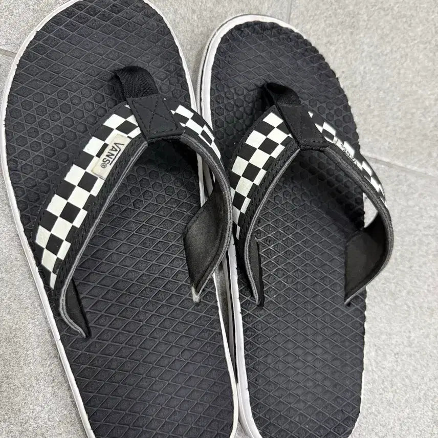 [BUNJANG] Vans Checkerboard Slide Sandals Black / Vans 반스 체커보드 슬리퍼 블랙(정품)