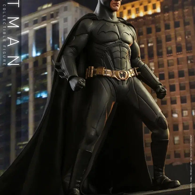 [BUNJANG] Hot Toys Batman Begins 2.0 &amp; Batmobile Tumbler (Damaged Bundle) / 핫토이 배트맨 비긴즈 2.0 +배트텀블러 하자품 일괄판매