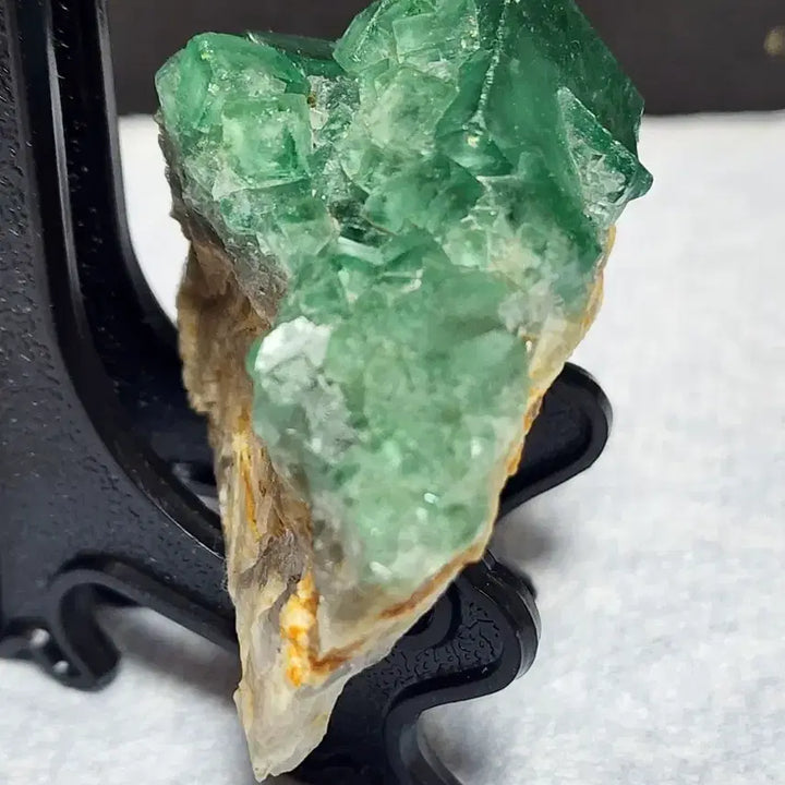 [BUNJANG] Natural Green Fluorite Crystal Cube with Stand / 천연 녹색 큐브 형석 원석(소품)+받침대