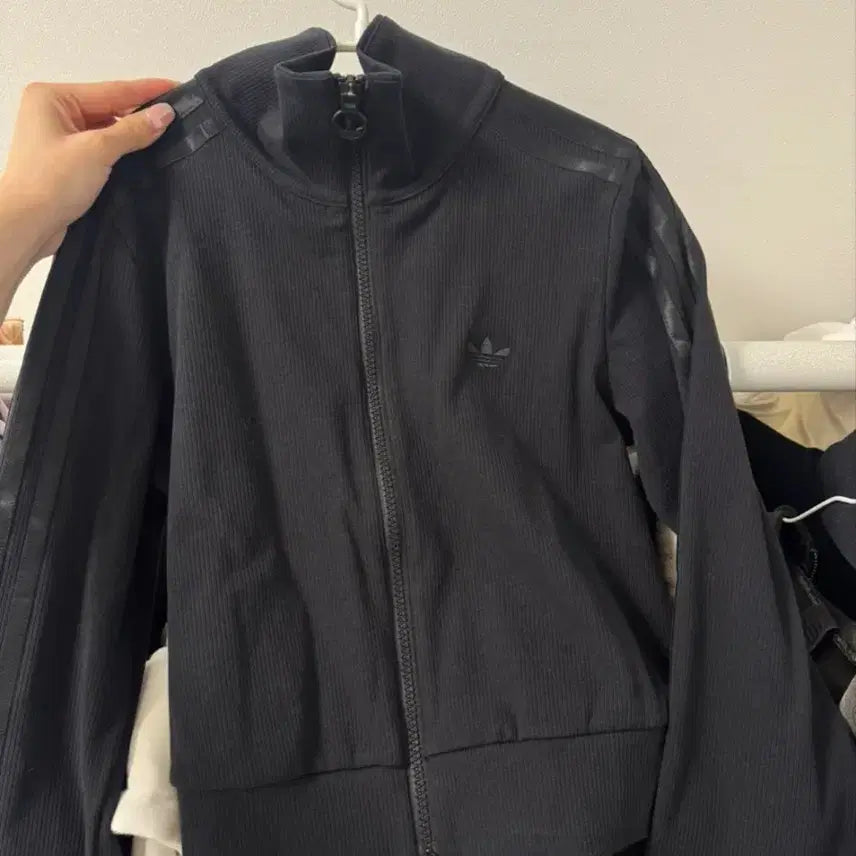 [BUNJANG] Adidas Black Ribbed Track Top / 아디다스 블랙 리브드 트랙탑