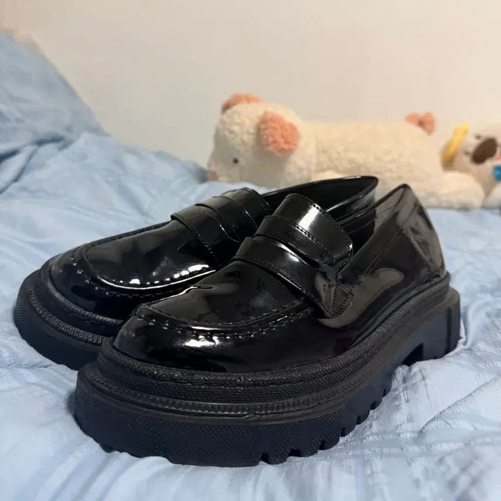 [BUNJANG] Black Patent Leather Platform Loafers / 블랙 유광 통굽 로퍼