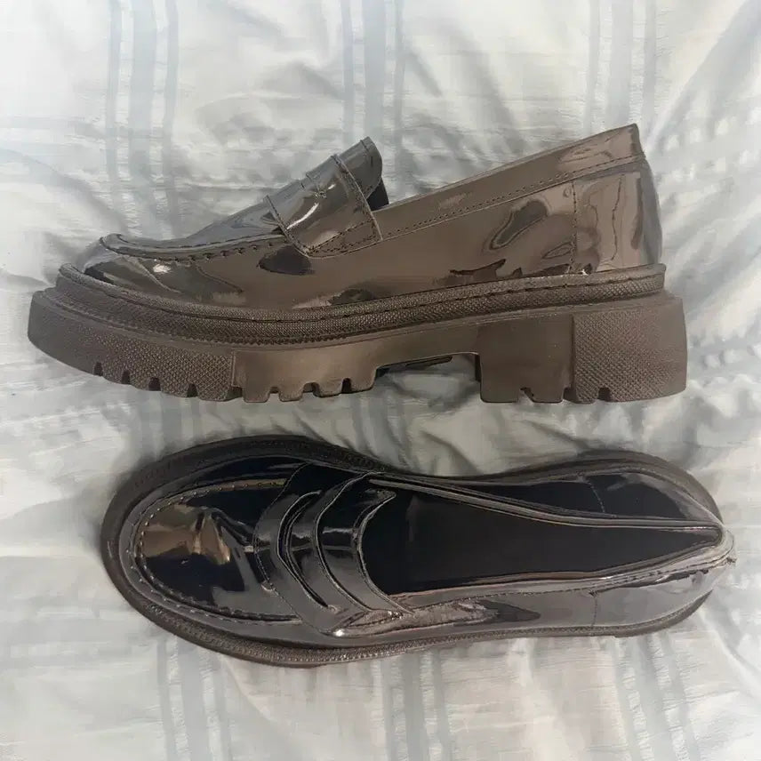[BUNJANG] Black Patent Leather Platform Loafers / 블랙 유광 통굽 로퍼