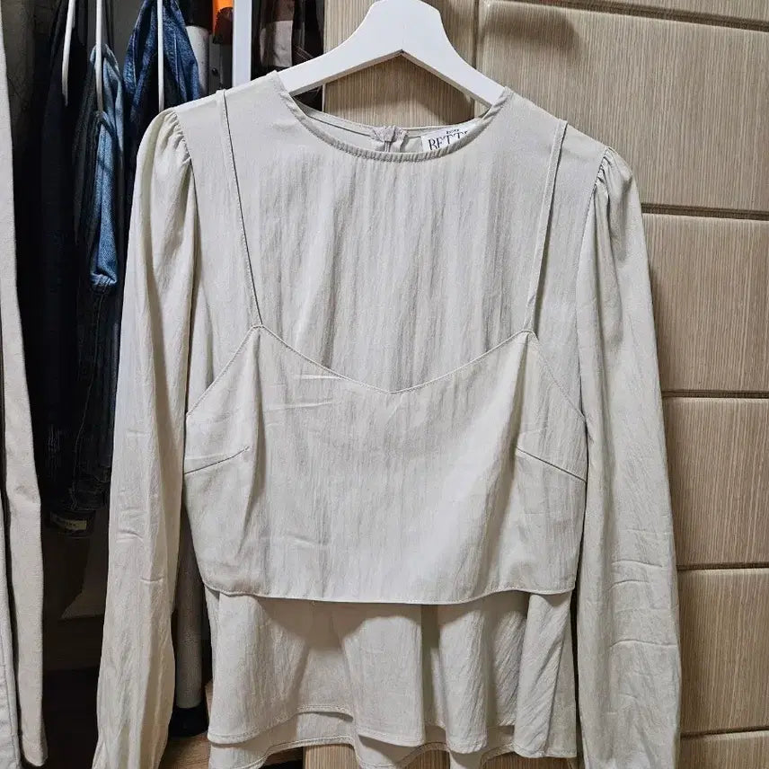 [BUNJANG] Nounou Better Bustier Blouse / 노운베러 뷔스티에 블라우스