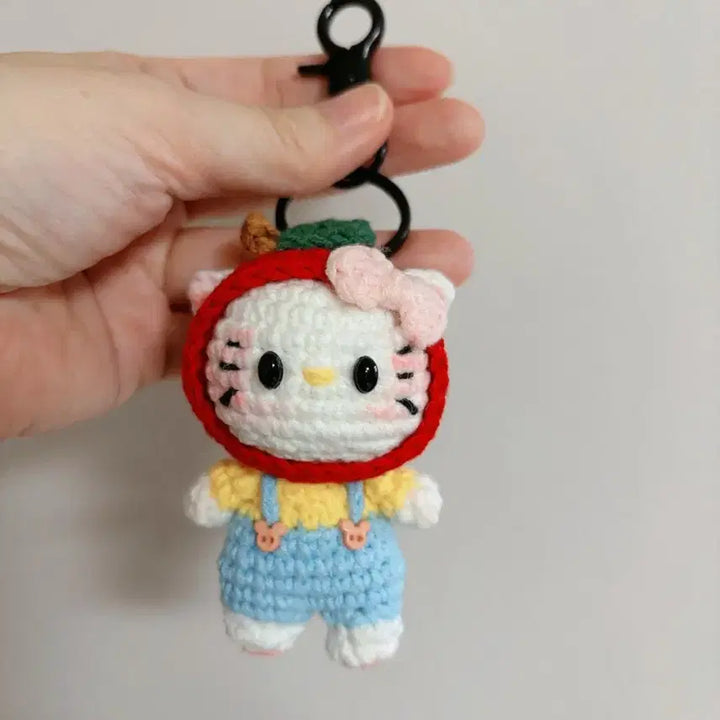 [BUNJANG] Handmade Crochet Apple Hello Kitty Keychain / (핸드메이드) 코바늘 사과 헬로키티 키링