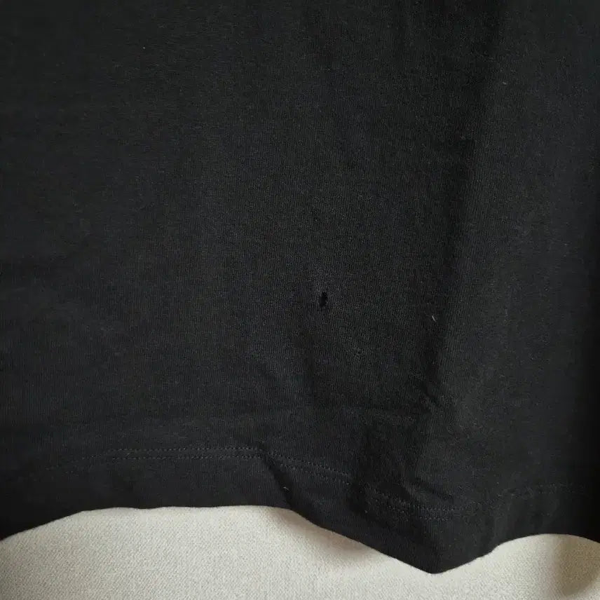 [BUNJANG] Off-White Black Painting T-Shirt / 오프화이트 블랙 페인팅 반팔 티셔츠