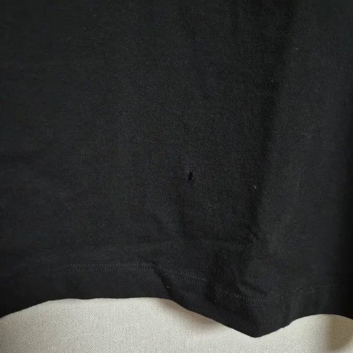 [BUNJANG] Off-White Black Painting T-Shirt / 오프화이트 블랙 페인팅 반팔 티셔츠