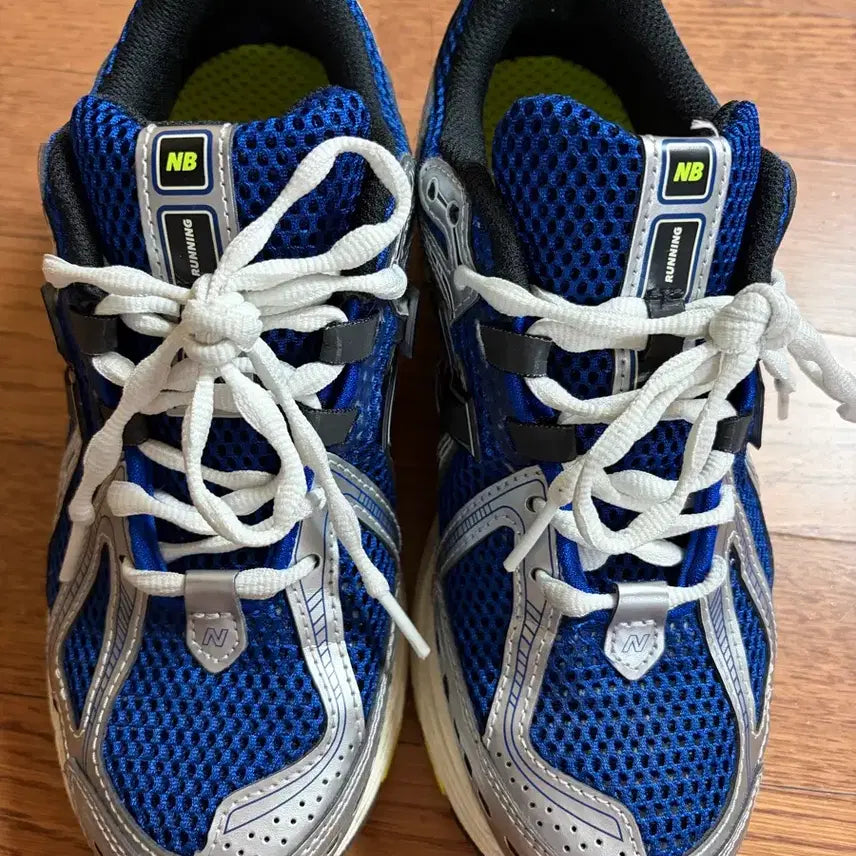 [BUNJANG] New Balance 1906R Sneakers / 뉴발란스 운동화 1906R 거의 새상품 235