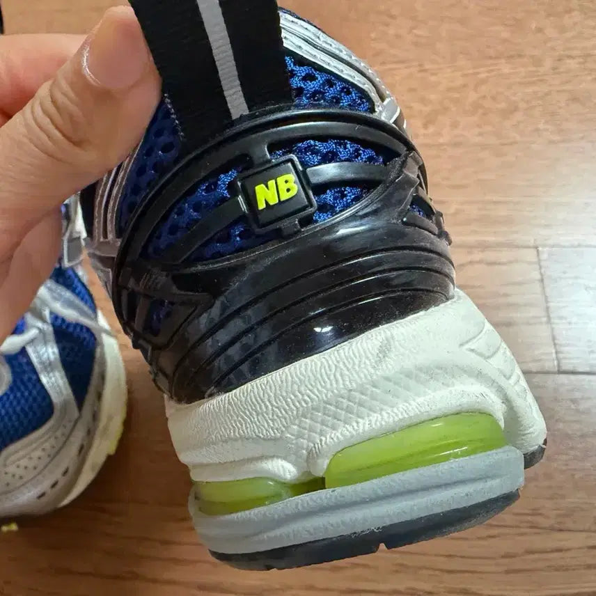 [BUNJANG] New Balance 1906R Sneakers / 뉴발란스 운동화 1906R 거의 새상품 235