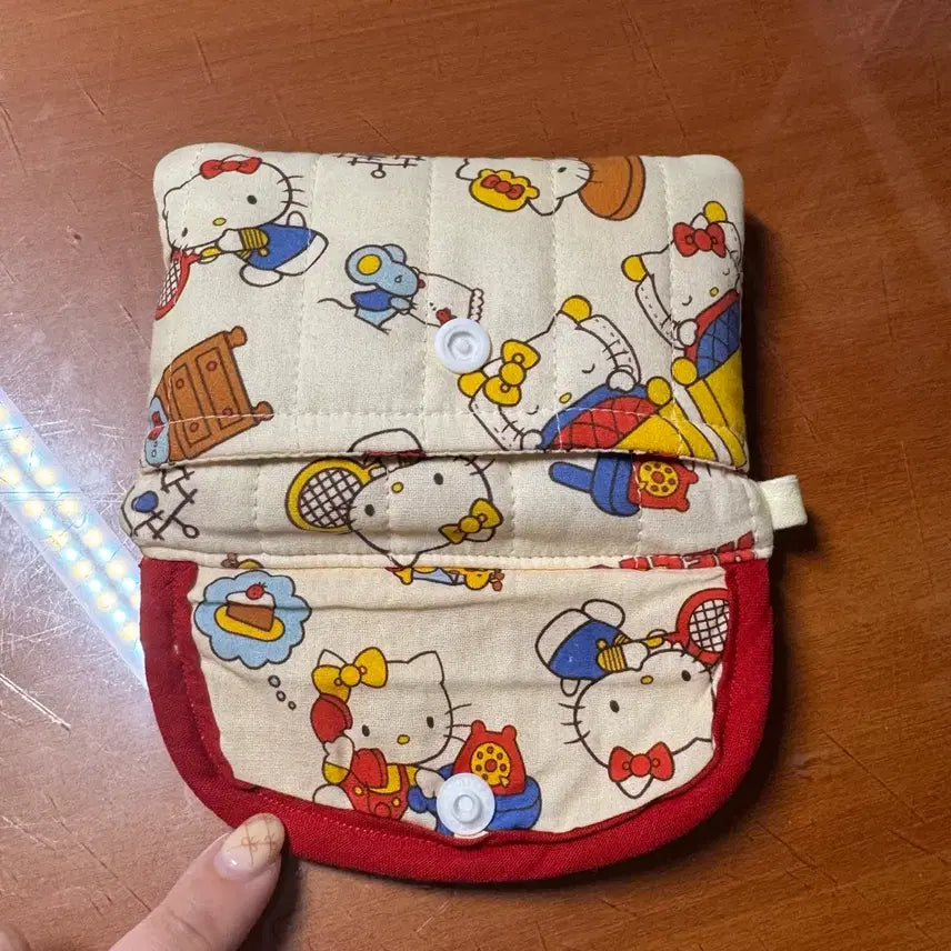 [SOLD OUT] 키티 봉제 누빔 파우치 저렴하게 팝니다 :-)