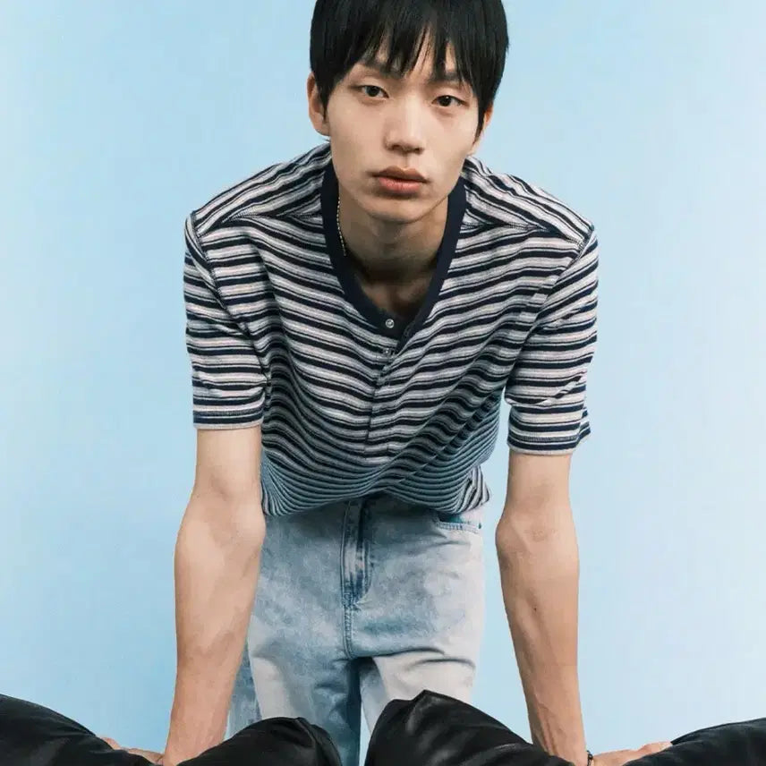 [BUNJANG] Intempomood Sunny Stripe Henry Neck Short Sleeve T-shirt Navy/M / 인템포무드 써니 스트라이프 헨리넥 반팔 티셔츠_네이비/M 아캄밈더워드로브