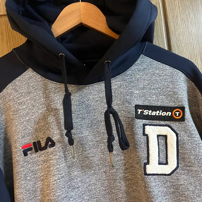 [BUNJANG] Doosan Bears Authentic Player Issue Bench Hooded Sweatshirt (Size 100) / 두산베어스 어센틱 지급용 벤치 후드티 (100)