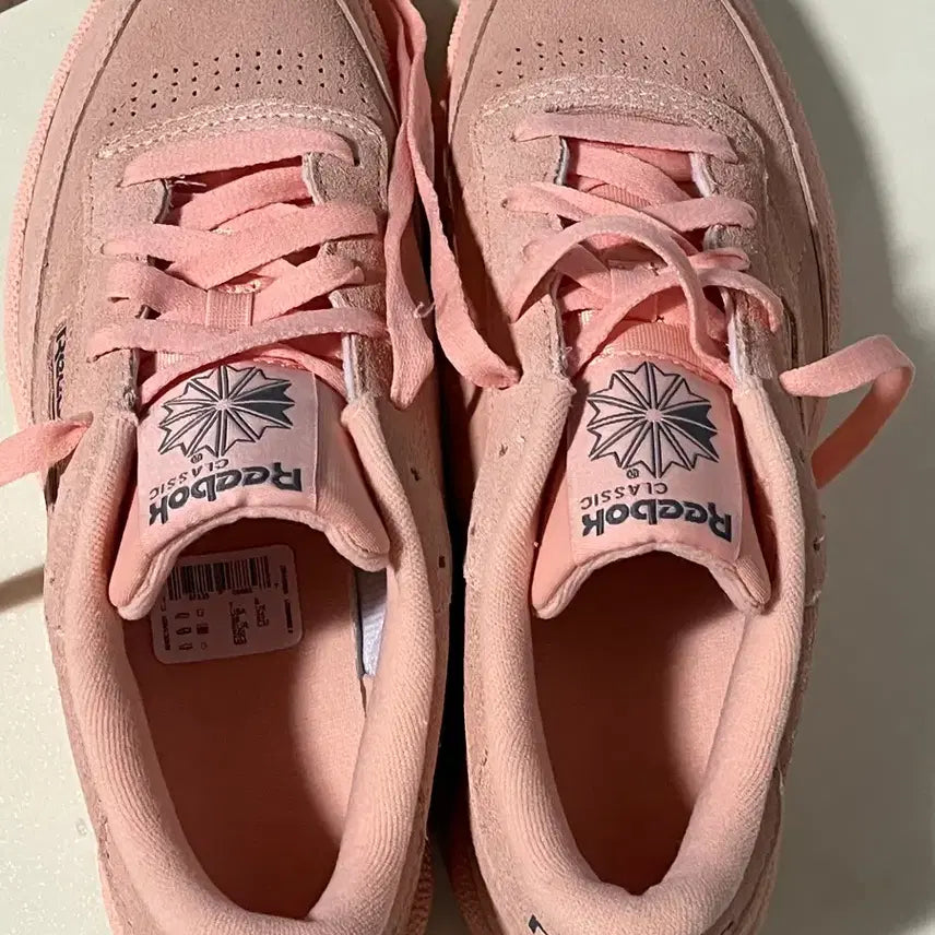 [BUNJANG] Reebok Suede Sneakers / 리복 스웨이드 운동화