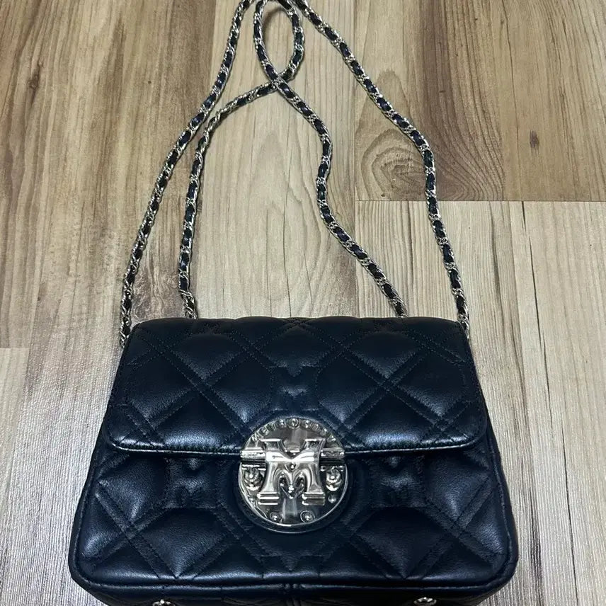 [BUNJANG] MCM Quilting Chain Shoulder Bag / 메트로시티 퀼팅 블랙 체인백