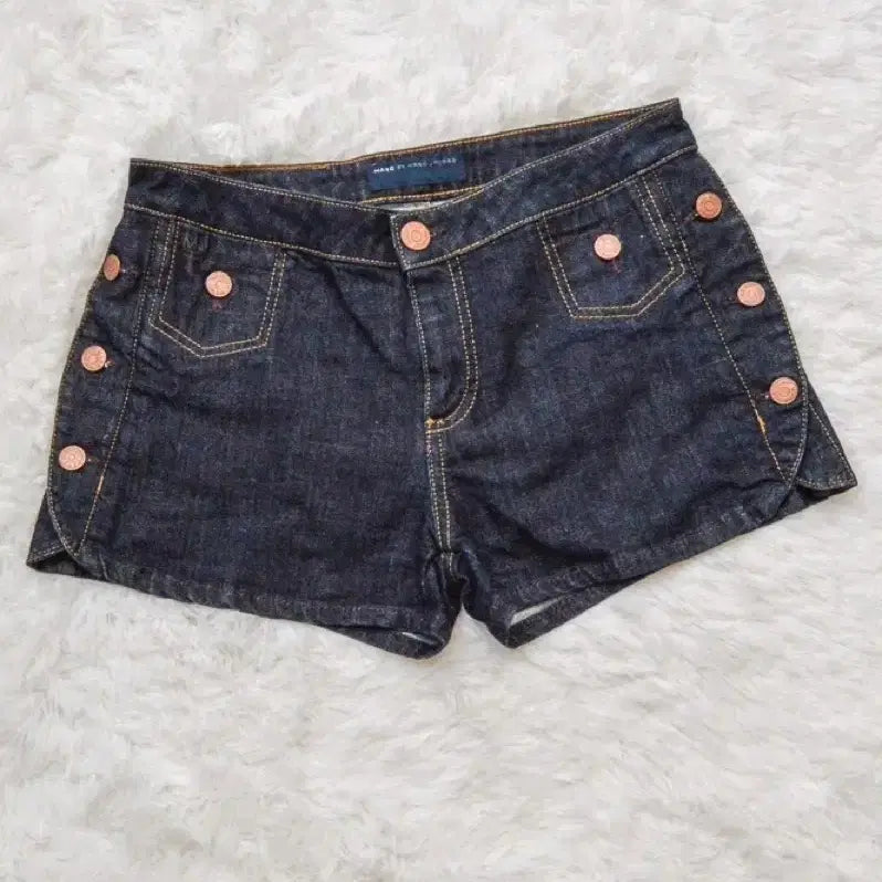 [BUNJANG] Marc Jacobs Raw Denim Button Low-Rise Short Shorts Size 2 / 마크제이콥스 데님 숏팬츠 사이즈 2 허리단면35