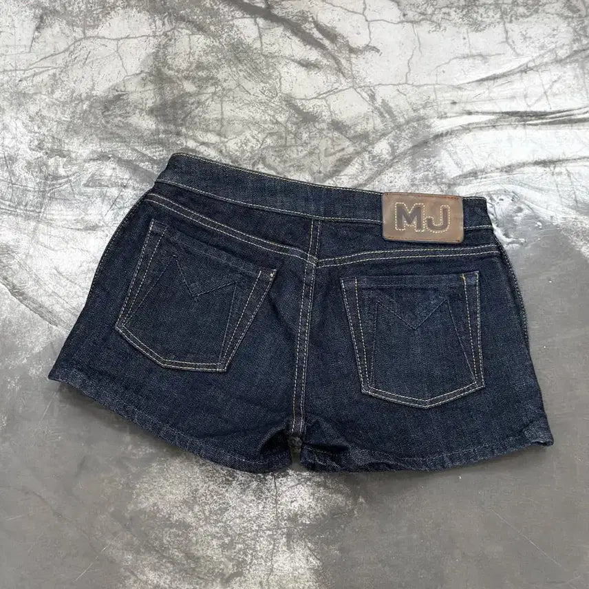 [BUNJANG] Marc Jacobs Raw Denim Button Low-Rise Short Shorts Size 2 / 마크제이콥스 데님 숏팬츠 사이즈 2 허리단면35