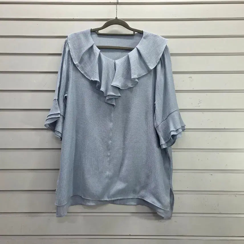 [BUNJANG] Light Blue Ruffle Sleeve Blouse / 연블루  러블리  칠부소매 블라우스/보물찾기천사