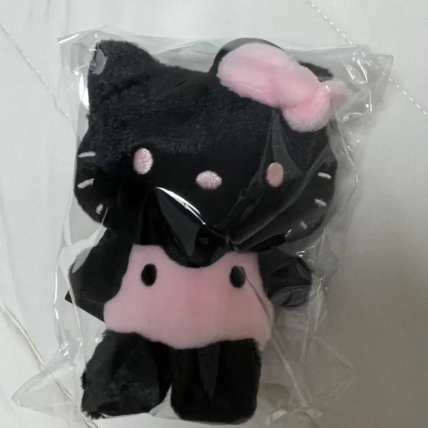 [BUNJANG] WakeMake Hello Kitty Plush Keychain (Sealed) / 미개봉) 웨이크메이크 키티 인형 키링