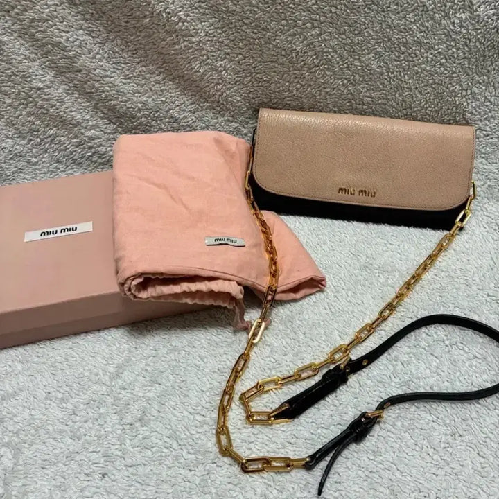 [BUNJANG] Miu Miu Two-Tone Chain Crossbody Bag / (정품)미우미우 체인 크로스백 woc