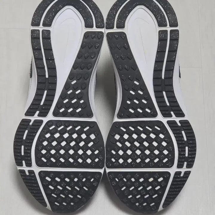 [BUNJANG] Nike Structure 25 Black Racer Blue (240mm) / [A급] 나이키 스트럭쳐 25 블랙 레이서 블루 240사이즈