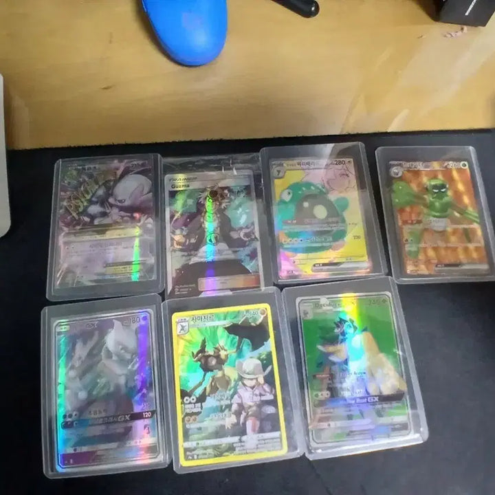 [BUNJANG] Pokemon Card Accessories Bundle: Card Sleeves and Storage Case / 포켓몬카드 및 카드 보관함 양쪽 공간 필름, 플라스틱 케이스 팝니다.