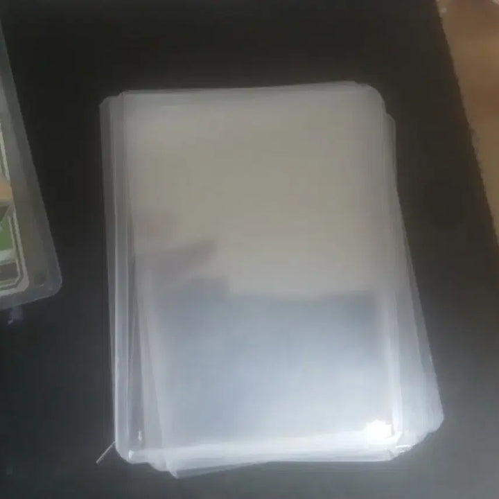 [BUNJANG] Pokemon Card Accessories Bundle: Card Sleeves and Storage Case / 포켓몬카드 및 카드 보관함 양쪽 공간 필름, 플라스틱 케이스 팝니다.