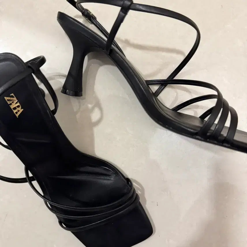 [BUNJANG] Zara Sandals EU36 / Zara샌들