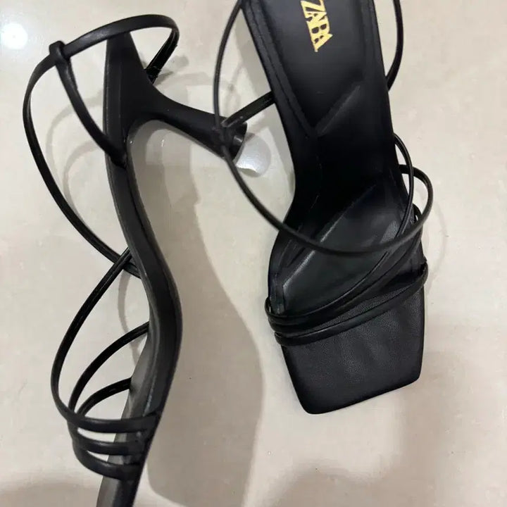 [BUNJANG] Zara Sandals EU36 / Zara샌들