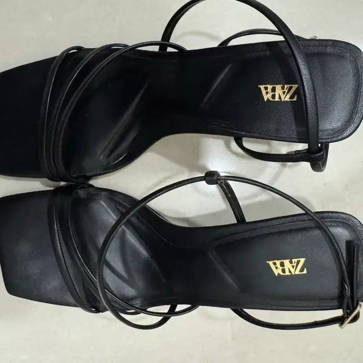 [BUNJANG] Zara Sandals EU36 / Zara샌들