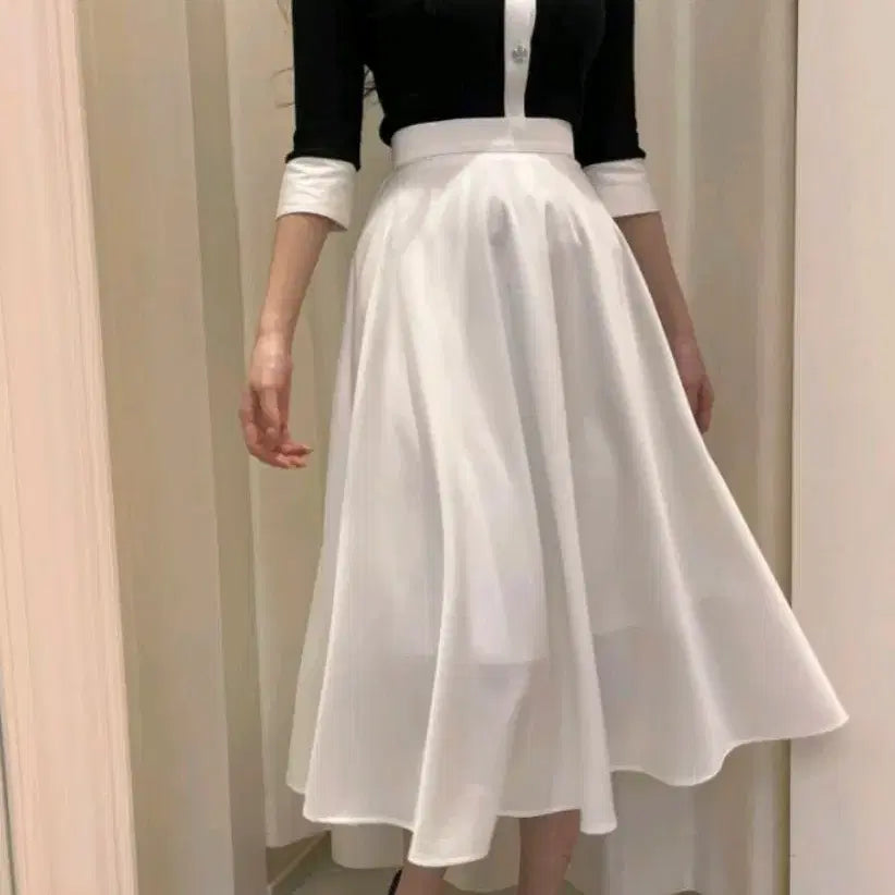 [BUNJANG] Imported Clothing Cubic T-shirt / 수입의류 큐빅티(79900) 하객룩 문피버라멜로즈