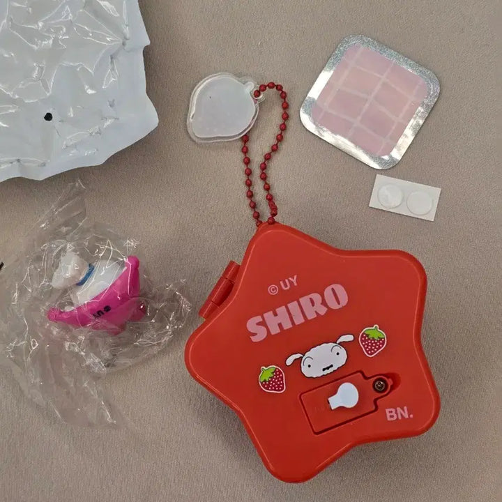 [BUNJANG] Crayon Shin-chan Figure Star Case LED Light Keyring / 짱구 피규어 별케이스 라이트 키링