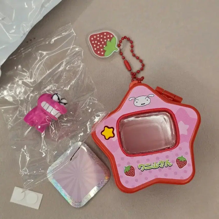 [BUNJANG] Crayon Shin-chan Figure Star Case Light Keyring / 짱구 피규어 별케이스 라이트 키링